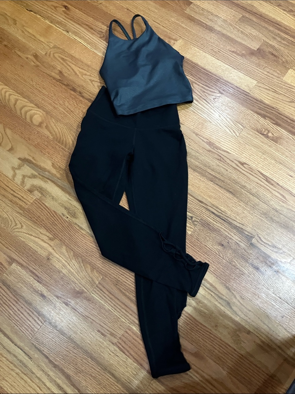 Old Navy Active Women's Black Leggings with Shiny Black Crop Tank Sz XS EUC